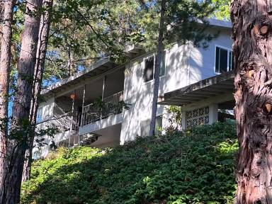 Main picture of 216 W Oak St