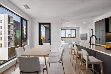 Main picture of 1601 Park Ave