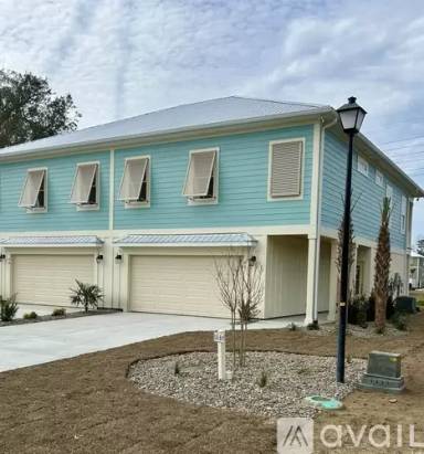 Main picture of 61 Hallandale Ln
