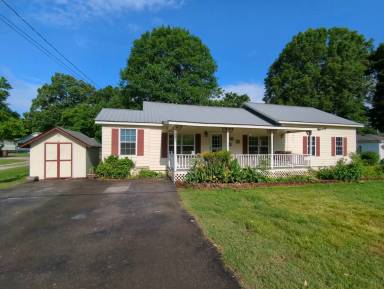 Main picture of 323 Wilder Rd