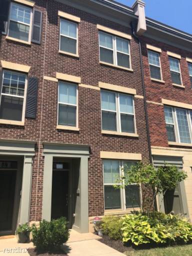 Main picture of 818 Admirals Way
