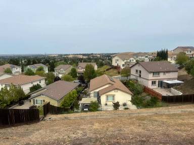 Main picture of 3995 Warbler Dr