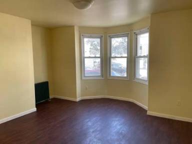Main picture of 27 Chestnut St