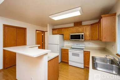 Main picture of 10 Redtail Ct
