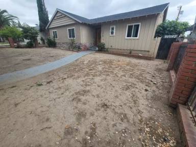 Main picture of 15614 Rinaldi St