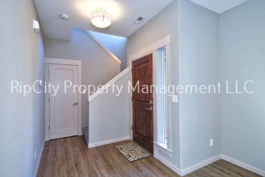 Main picture of 9420 N Macrum Ave