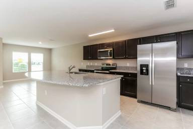 Main picture of 9336 Joannes Way