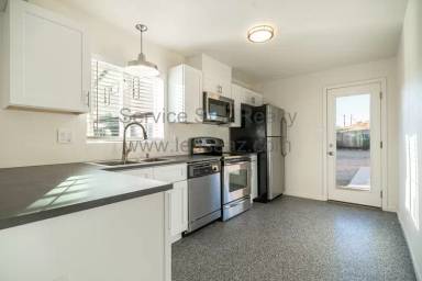 Main picture of 850 W Hazelwood St