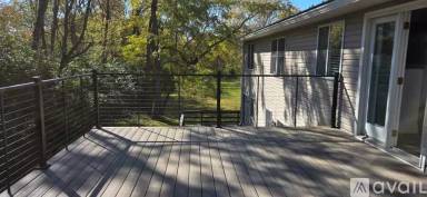 Main picture of 837 Queens Ct