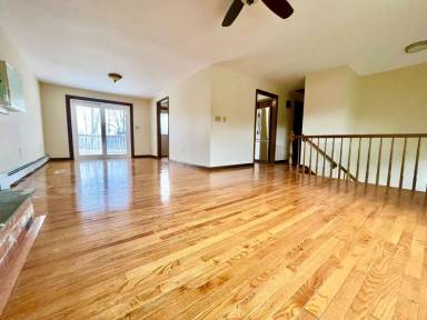 Main picture of 6 Hall Ln