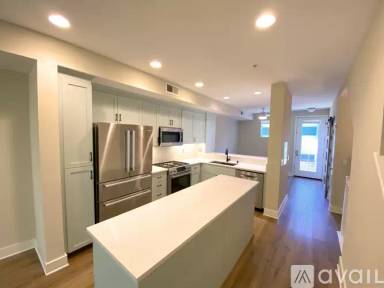 Main picture of 310 City Center Dr