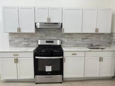 Main picture of 96 Market St