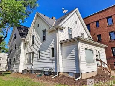 Main picture of 3136 Lyndale Ave S