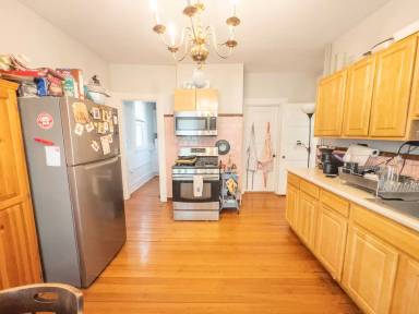 Main picture of 52 Fayette St