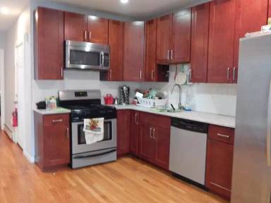 Main picture of 345 Meridian St
