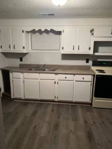 Main picture of 120 Iris Dr
