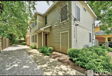 Main picture of 2933 E Martin Luther King Jr Blvd