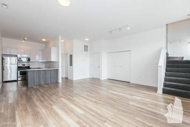 Main picture of 2700 W North Ave