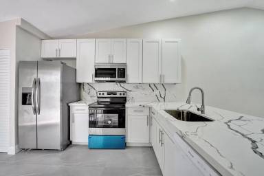 Main picture of 4485 Treasure Cove Dr