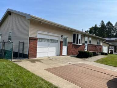 Main picture of 28 Wendell Dr