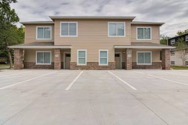 Main picture of 418 N 10th St