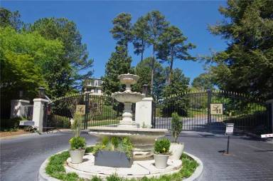 Main picture of 2108 Pine Heights Dr NE