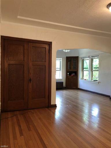 Main picture of 2581 S Austin St