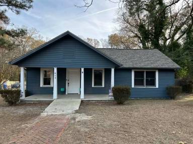 Main picture of 413 Country Club Dr