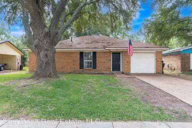 Main picture of 2114 Kirby Smith Dr