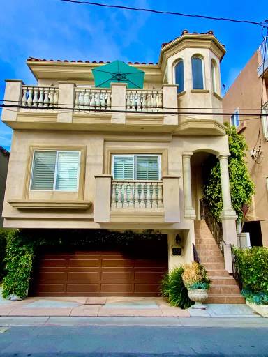 Main picture of 155 Manhattan Ave