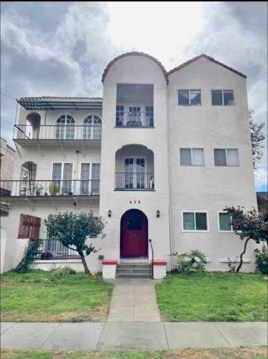 Main picture of 628 E Elk Ave
