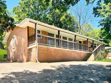 Main picture of 405 Cedarvalley Dr