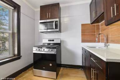 Main picture of 8003 S Ada St