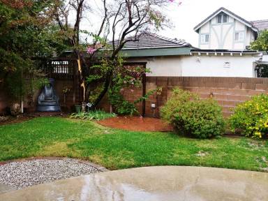 Main picture of 10021 La Rosa Dr