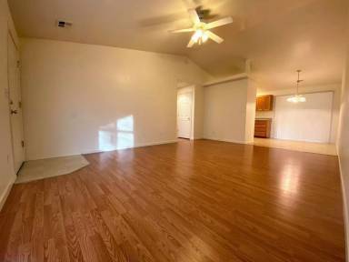 Main picture of 207 Fairacres Ln