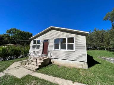 Main picture of 502 2nd St NW