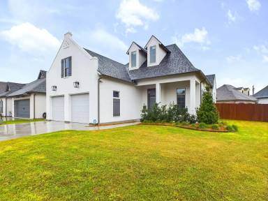 Main picture of 600 Channel Dr