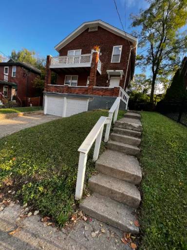 Main picture of 993 Cleveland Ave