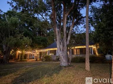 Main picture of 6405 N 15th St