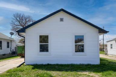 Main picture of 3623 5th Ave
