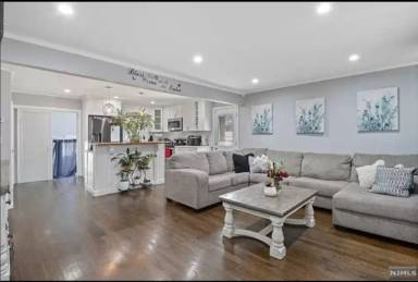 Main picture of 184 Lexington Ave