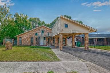 Main picture of 2823 Trail Lake Dr