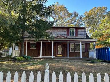 Main picture of 250 Shore Blvd