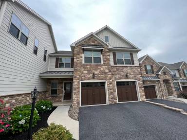Main picture of 5018 Royal Ave