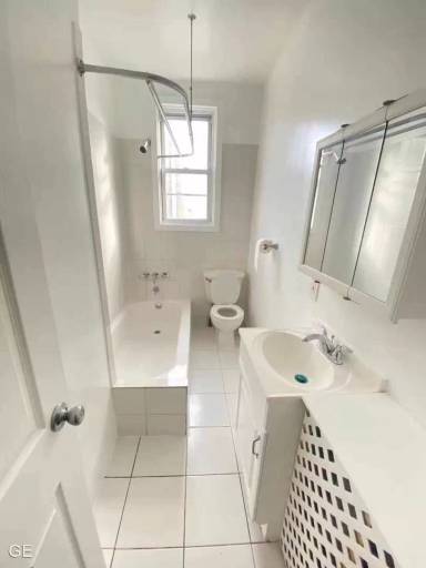Main picture of 2555 S Reese St