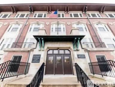 Main picture of 1010 W Sunnyside Ave