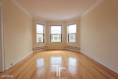 Main picture of 1115 W Oakdale Ave