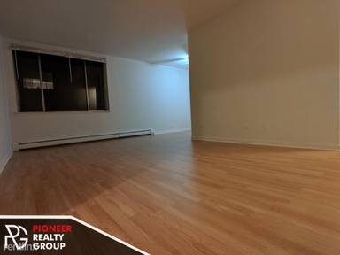 Main picture of 530 W Aldine Ave