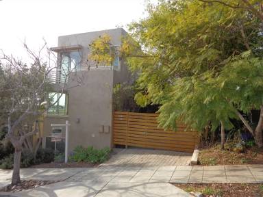 Main picture of 3616 Pringle St