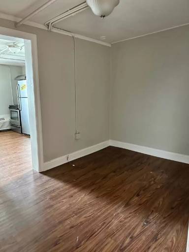 Main picture of 241 W Main St